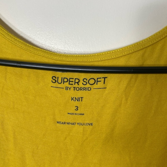 Torrid Super Soft Yellow Flutter Sleeve Tie Front Blouse Plus‎ Size 3X - Picture 3 of 7